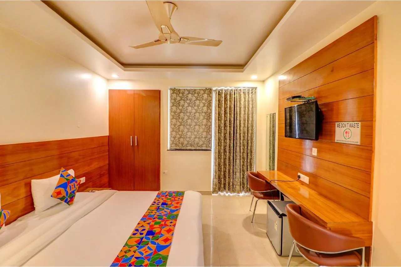 Hotel The Aroma Residency-Sector 47Corporate Family Friendly Gurugram City View Gurgaon